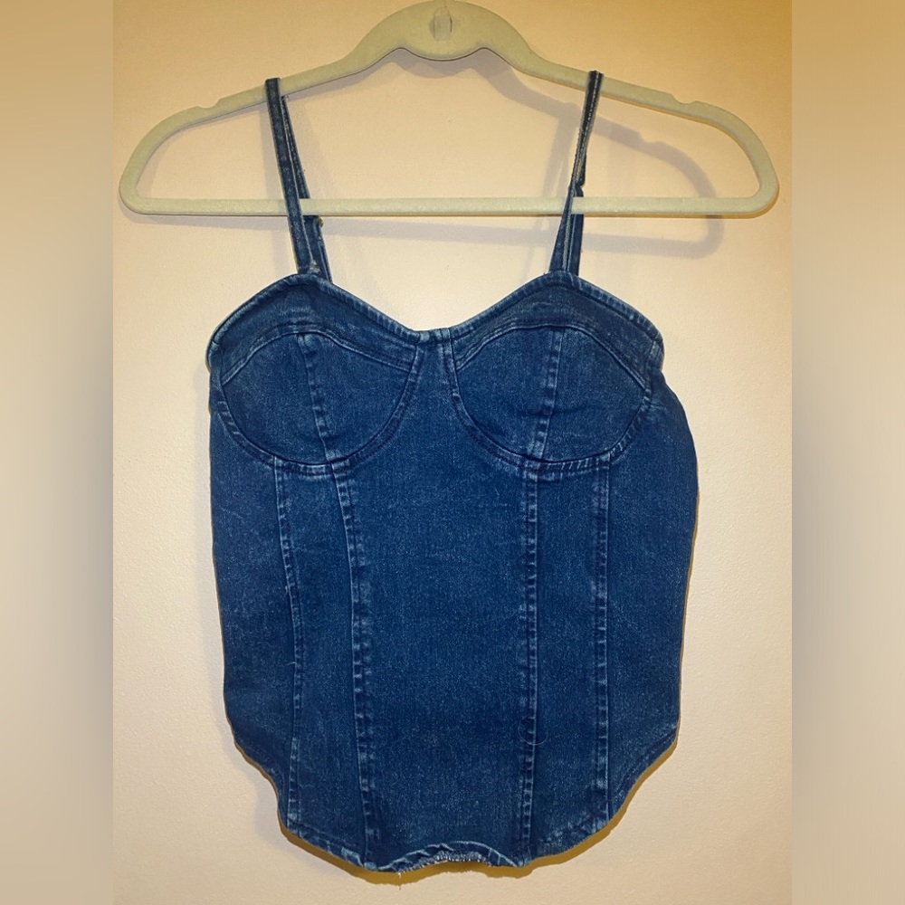 Jean Corset top size medium has zipper in back